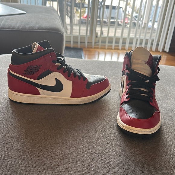 Jordan Other - Air Jordan 1 Mid Bred Toe Sneakers